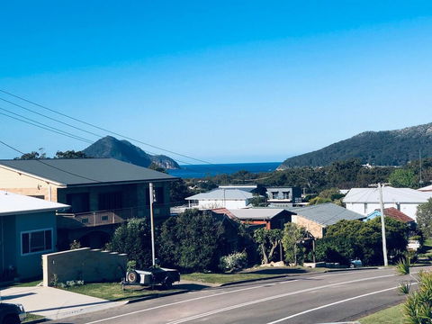 31 Kerrigan St - Large Home With Water Views & Boat Parking - NT Tourism 0