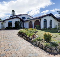 31 Rest Point Absolute Waterfront with Jetty - Accommodation NT