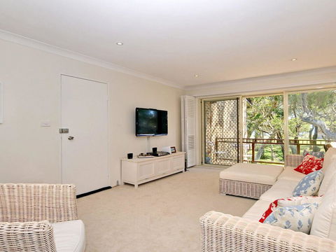 32 'Bay Parklands', 2 Gowrie Avenue - Fantastic Unit With Air Conditioning, Pool, Tennis Court & Spa - NT Tourism 1