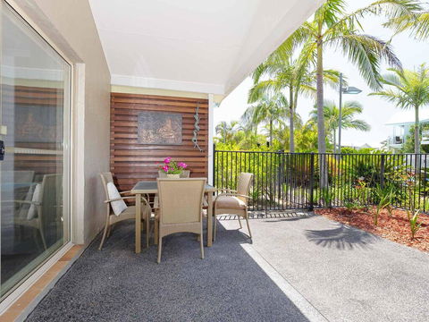 356 ' Oaks Pacific Blue', 265 Sandy Point Rd - Air Conditioned, Direct Pool Access And Suited For Disability - NT Tourism 0