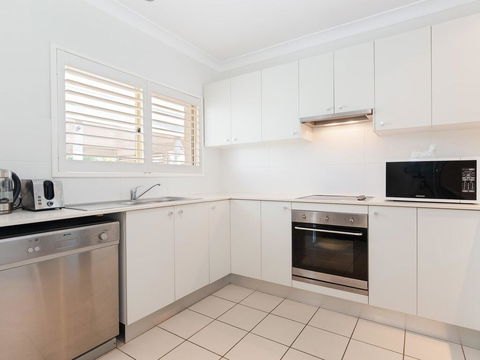 356 ' Oaks Pacific Blue', 265 Sandy Point Rd - Air Conditioned, Direct Pool Access And Suited For Disability - NT Tourism 3