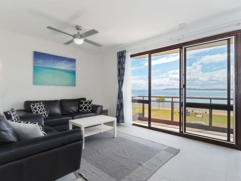 4 'Collendina', 19 Kurrawa Close - Fantastic Water Views And Sea Breezes - NT Tourism 1