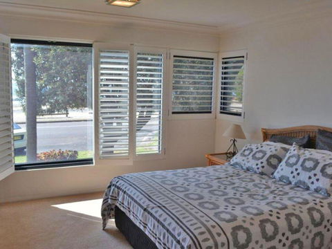 4 'Florentine' 11 Columbia Close - Spectacular Views And Air Conditioning - NT Tourism 3