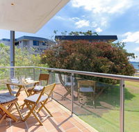 4 'Villa Ellisa' 10 Columbia Close - beautiful unit with beautiful water views at Little Beach