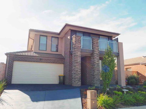 4 Bed 2 And A Half Bath Luxury Villa In Point Cook - Accommodation NT 0
