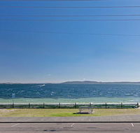 5 'Bayside' 21 Victoria Parade - unbeatable location and Air Conditioned