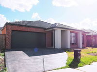 5 Bed 2 Bath big house