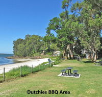 5 Thompson Place Nelson Bay - spacious duplex walking distance to Nelson Bay CBD and Dutchies