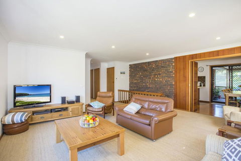 57 Carroll Ave Mollymook Beach - Relaxed Homely Retreat - NT Tourism 2