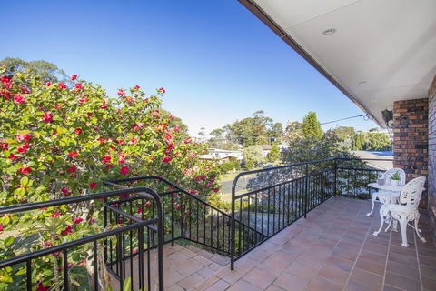 57 Carroll Ave Mollymook Beach - Relaxed Homely Retreat - NT Tourism 0