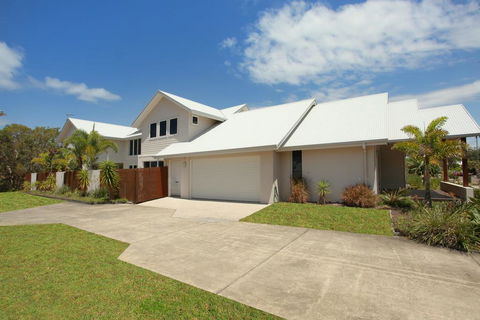 60 Beachway Parade, Marcoola, 500 BOND, Linen Supplied - Accommodation NT 0