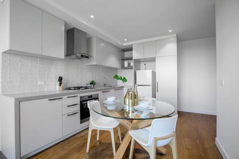 61, Boutique One-bedroom, Boxhill Central, Mall - Accommodation NT 2