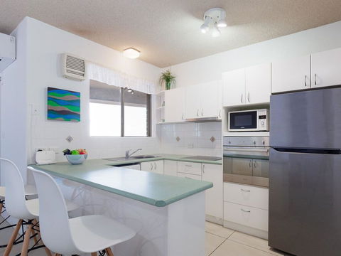 8 'Kiah' , 53 Victoria Parade - Stunning Water Views, WIFI & Air Con - NT Tourism 3