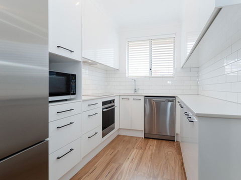 9 'Bronte Court', 17 Magnus Street - Renovated Unit With Filtered Views & Pool - NT Tourism 2