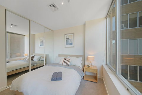 A Comfy & Central 2BR Apt Near Flinders Station - Accommodation NT 0