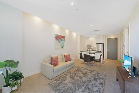 A Comfy & Central 2BR Apt Near Flinders Station - Accommodation NT 1