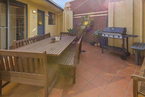 A Mariners Place - BEST Location In Town! - Accommodation NT 3