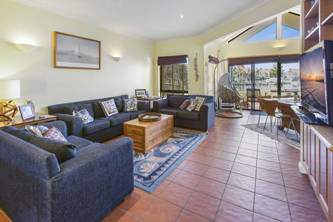 A Mariners Place - BEST Location In Town! - Accommodation NT 2