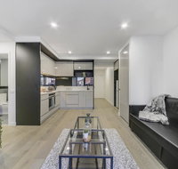 A Modern 2BR Apt 5-min Walk to Melbourne Central - Accommodation NT