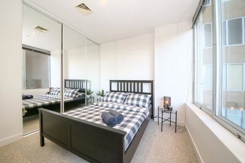 A Spacious & Central 2BR Apt Near Flinders Station - Accommodation NT 1