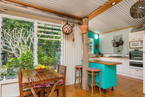 A SWEET ESCAPE - Beachcombers Cottage Beachfront - Accommodation NT 2