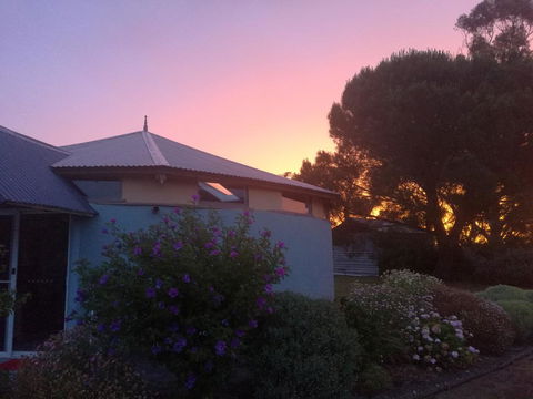 A Victor Harbour Retreat Aldinga-The Round Cottage - Accommodation NT 1