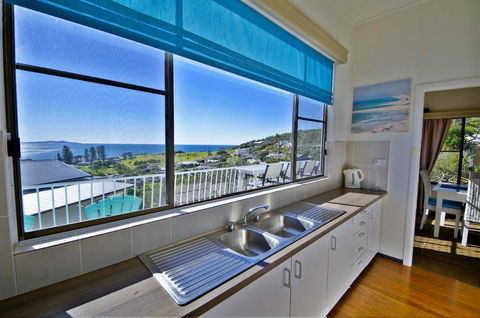 AAA Views, 2 View Street - Accommodation NT 2