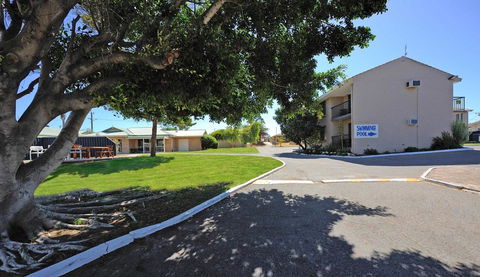 Abrolhos Reef Lodge - NT Tourism 2