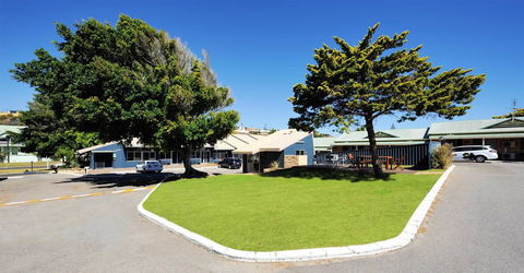 Abrolhos Reef Lodge - NT Tourism 0