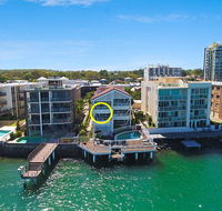 Absolute Waterfront On The Pumicestone Passage - Accommodation NT