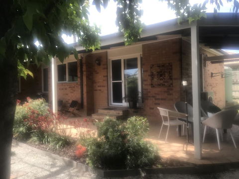 Acacia House - Central Healesville - Yarra Valley - NT Tourism 3