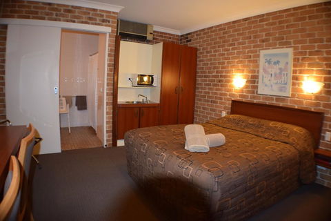 Acacia Motor Inn - NT Tourism 0