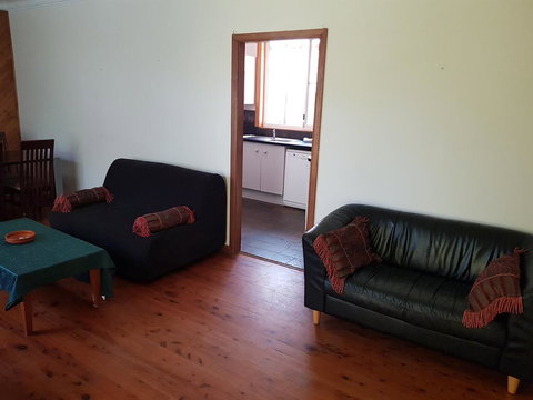 Accommodation Sydney North Shore: Frenchs Forest 3 Bedroom House - Accommodation NT 1