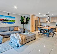 Adelaide 4 Bedroom House with Pool - NT Tourism