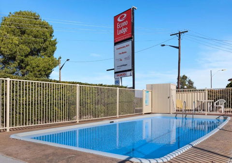 Econo Lodge Alabaster - NT Tourism 0