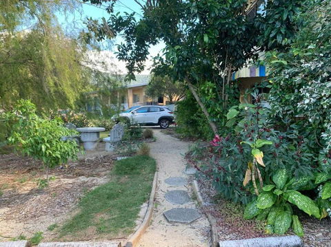 Downstairs Only. 3 Queen BR With Private Access. - NT Tourism 0