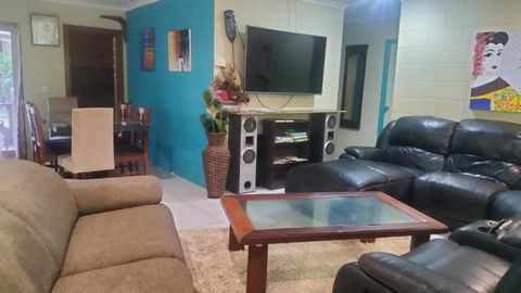Downstairs Only. 3 Queen BR With Private Access. - NT Tourism 3
