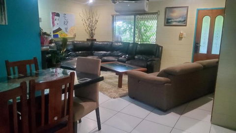 Downstairs Only. 3 Queen BR With Private Access. - NT Tourism 2