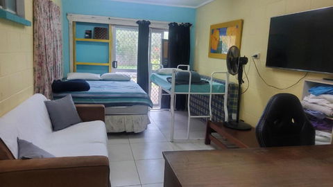 Downstairs Only. 3 Queen BR With Private Access. - NT Tourism 1