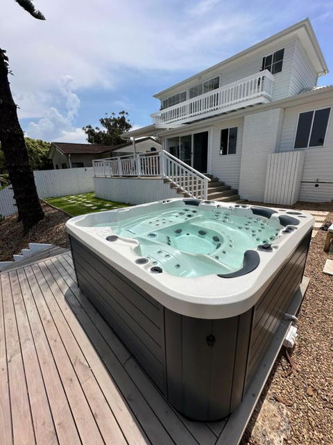 Dreamy Lake Retreat & Sunsets - NT Tourism 3