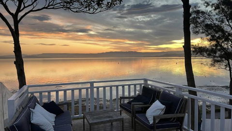 Dreamy Lake Retreat Sunsets - NT Tourism 0