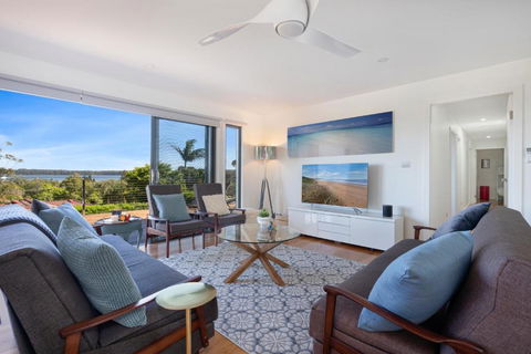 EAST52A - Lake Views - Accommodation NT 0