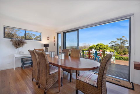 EAST52A - Lake Views - Accommodation NT 3