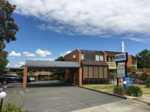 Essendon Motel - NT Tourism 0