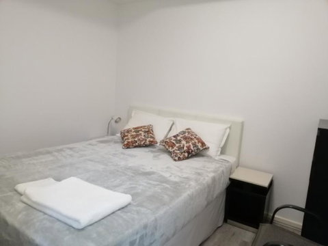 Entire 2 Bedrooms Security Apartment - Accommodation NT 4