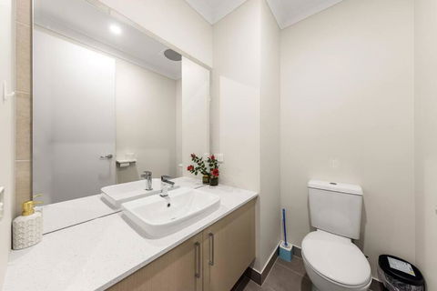 Entire Luxury House In Wantirna South - Accommodation NT 4