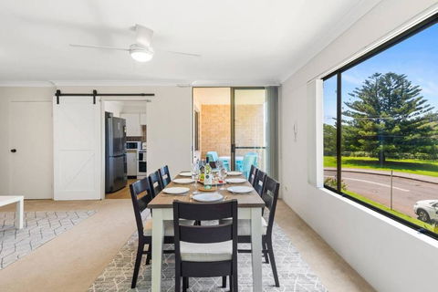 Esplanade Escape - Beachfront Family Bliss - Accommodation NT 2