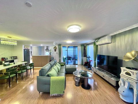 Equitice Spring Moonlight Villa - NT Tourism 0