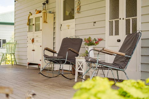 Entire Boutique Home - The Rustic Cottage - Canungra - NT Tourism 1