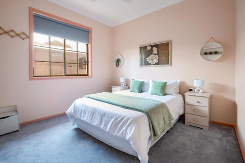 Family Beach House Near Barwon River & Beaches - NT Tourism 0